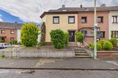 Außenansicht - Platzwunder auf 133 m² Wohnfläche: Reihenendhaus mit 7 Zimmern, Wintergarten und Garage