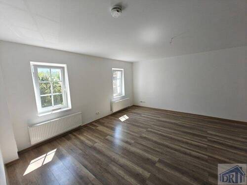 Wohnzimmer - Wohnen wie im Grünen - 480,00&nbsp;EUR Kaltmiete, ca.&nbsp; 94,00&nbsp;m&sup2;&nbsp;Wohnfl&auml;che