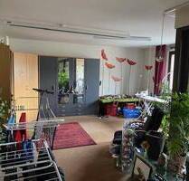 Großzügige, gut geschnittene 6-Zimmer-Wohnung - Nürnberg Steinbühl