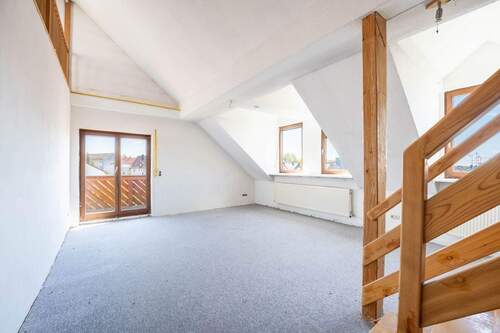 Wohnzimmer - 3 Zimmer Etagenwohnung zum Kaufen in Heroldsberg