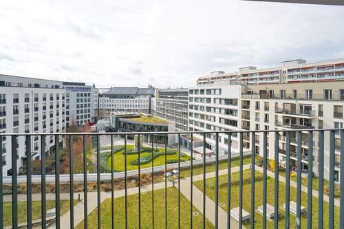 Blick in den Hof - 3 Zimmer Etagenwohnung zur Miete in Dresden