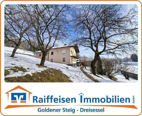 Gepflegtes Anwesen - Wohnhaus mit großem Grund + Nebengebäuden in SüdAussichtslage