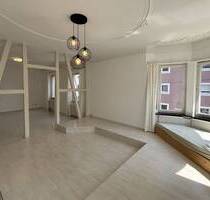 Altbau-Charme trifft Komfort - 2,5-Zimmer mit Balkon in Stuttgart - Stuttgart / Zuffenhausen