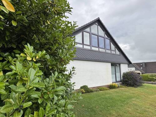 Seitenansicht - 6 Zimmer Einfamilienhaus in Heide / Süderholm