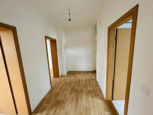 Flur - 2 Zimmer Etagenwohnung in Döbeln