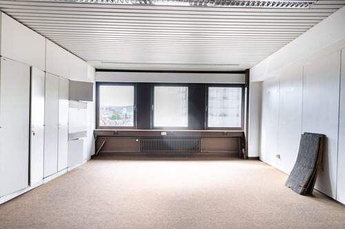 Büros 2 - Halle in Würzburg zum Kaufen