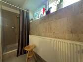 mit Dusche im Souterrain - 