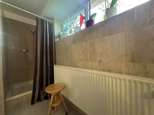 mit Dusche im Souterrain - 