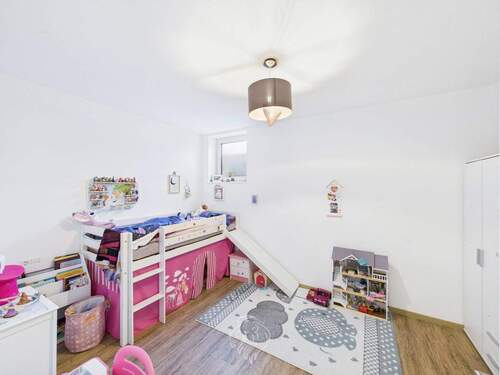 Haus rechts, UG: Kinderzimmer 1 - 