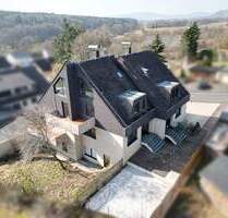 Ensemble aus 2 DHH mit 6 WE in ruhiger Lage von Unterelsbach