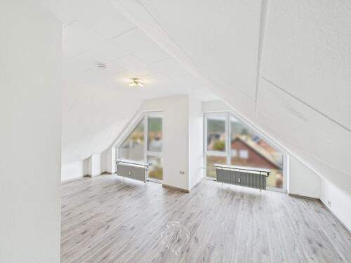 Haus links, DG: Studio - 