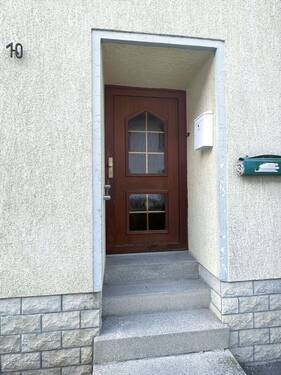 Haus Eingang - Klein & fein: Hübsch saniertes, kleines Wohnhaus wird geboten !
