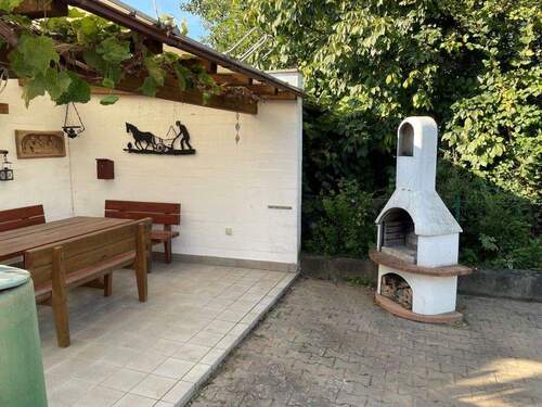 Freisitz und Grillecke - 3 Zimmer Etagenwohnung zur Miete in Kleinsendelbach