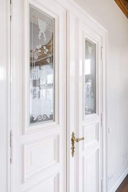 Detailansicht historische Flügeltüren - 