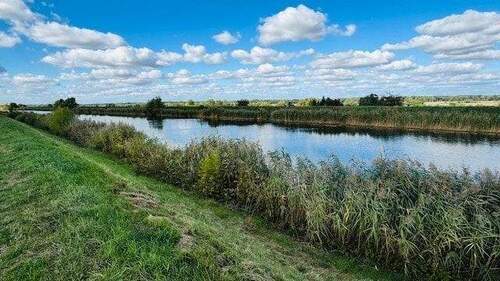 Kanal hinter dem Damm - 