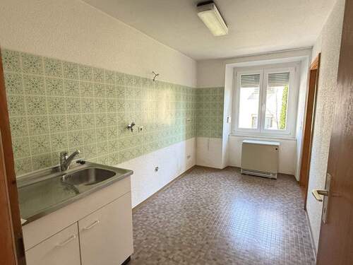 Küche im EG - Wohnung - 1 Zimmer Mehrfamilienhaus, Wohnhaus in Stetten