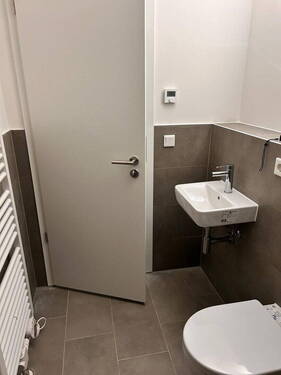 Gästebad mit Dusche - 