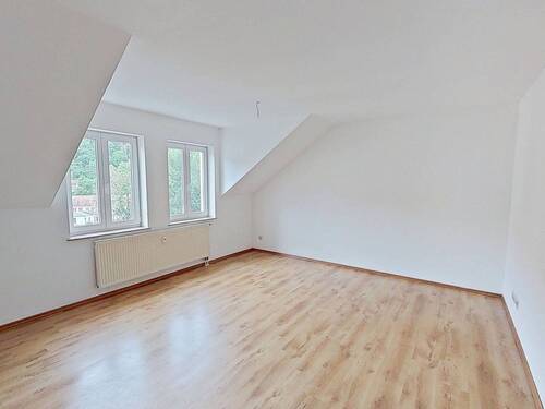Ansicht I: Wohn- und Esszimmer - Gemütliche 2-Zimmer-Dachgeschosswohnung mit großem Tageslichtbad