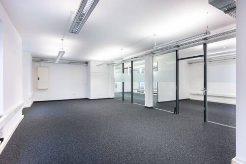 Bürofläche - Modernes und lichtdurchflutetes Büro in WüFrauenland