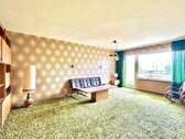 geräumiges Wohnzimmer - 4 Zimmer Etagenwohnung in Burgdorf