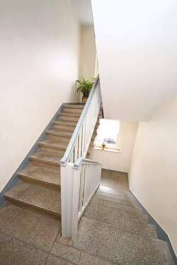 Treppenhaus - 4 Zimmer Etagenwohnung in Eisleben