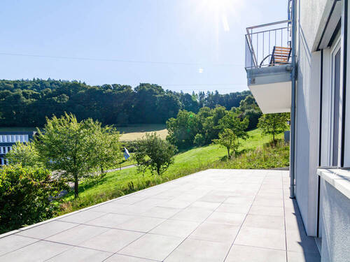 Aussicht aufs Grüne - Moderne Erdgeschosswohnung auf dem Hünerberg mit weitläufiger Terrasse und Wiesentalblick