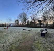 Attraktive 2 Zi. Wohnung in Altglienicke - mit Balkon & Tiefgaragenstellplatz - Berlin