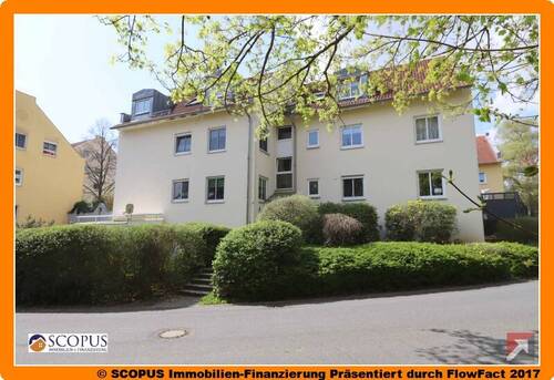 Hausansicht - Charmante Souterrain-Wohnung mit EBK, Wintergarten und Gartenfläche, TG-Stellplatz