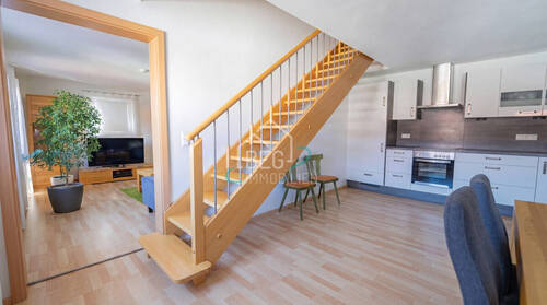 Treppe zu OG 2 - 