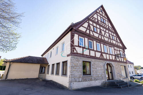 Außenansicht - Historisches Wohn- und Geschäftshaus mit Charakter & Entwicklungspotenzial im Herzen von Michelbach