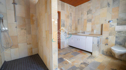 Badezimmer 2 OG 1 - 