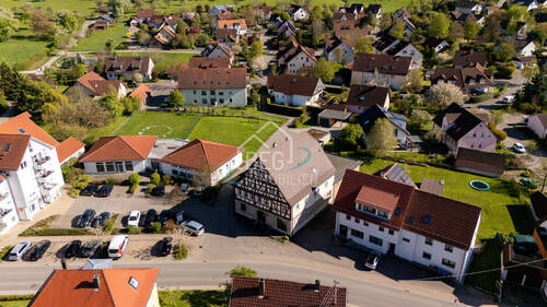 Vogelperspektive - 7 Zimmer Mehrfamilienhaus, Wohnhaus in Michelbach an der Bilz
