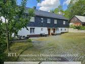 Außenansicht - ehemaliges Bauernhaus mit Nebengelass