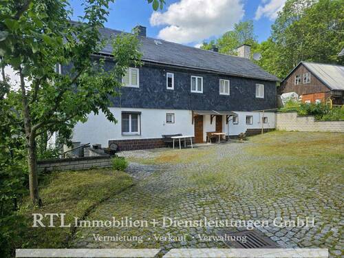 Außenansicht - ehemaliges Bauernhaus mit Nebengelass