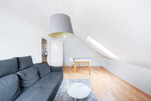 Wohnzimmer Ansicht 1 - Helle 3-Zi-Wohnung mit Garage in Gochsheim