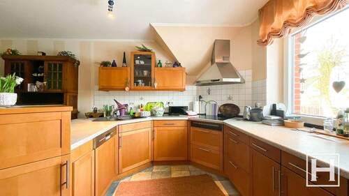 Große Küche - 6 Zimmer Einfamilienhaus in Neversdorf
