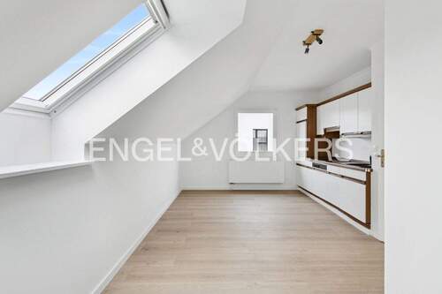 Zimmer im DG mit Küchenzeile - 