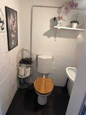 WC - 
