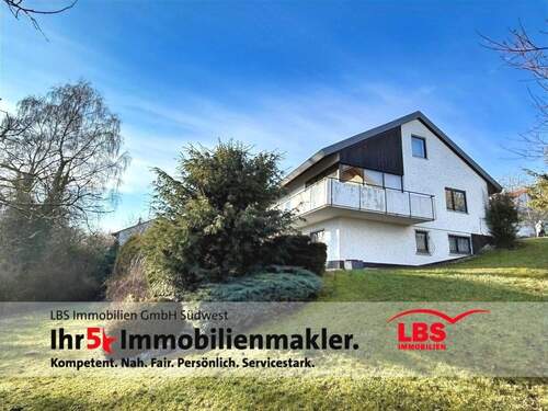 Wohnhaus mit ELW + großem Grundstück - Einfamilienhaus mit ELW + 3 Garagen in Sackgasse und Randlage