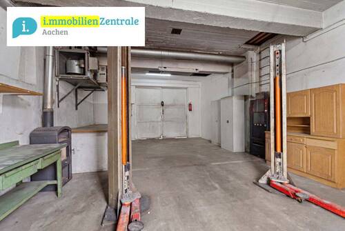Garage - Mehrfamilienhaus, Wohnhaus mit 341,00 m&sup2; in Baesweiler zum Kaufen