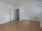 Ansicht III: Wohn- und Esszimmer mit offenem Küchenbereich - 2 Zimmer Etagenwohnung in Solingen
