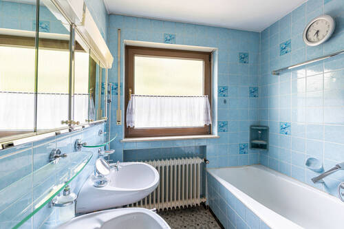 Badezimmer - Einfamilienhaus mit 140,10 m² in Erdmannhausen zum Kaufen