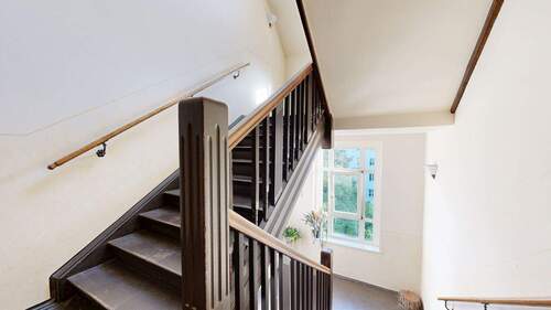 Treppenhaus - 4 Zimmer Etagenwohnung zum Kaufen in Leipzig