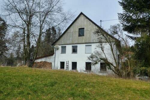 Hausgiebel mit Fensterfront - 7 Zimmer Bauernhaus, Landhaus in Heiligenberg