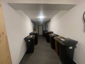 Separater Raum für Mülleimer/ Hausmeister Service - 