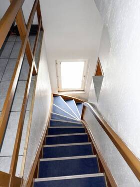 Aufstieg zum Spitzboden - 