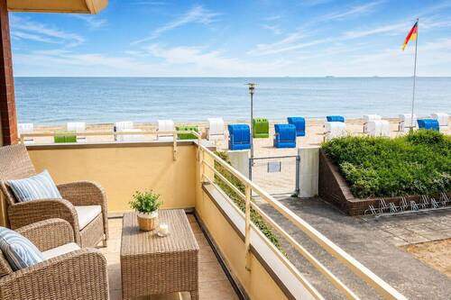 Direkt am Strand/Meer --- Großer Südbalkon mit Blick bis zu den Halligen - MEERBLICK aus allen Zimmern Äußerst gepflegte Ferienwohnung (baurechtlich genehmigt) direkt am Strand