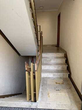 Hauseinang - 4 Zimmer Etagenwohnung in Mainz