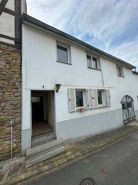 7 Außenansicht (1) - HANDWERKERJUWEL! Altbauflair für Bewohner mit jungen Ideen! Die Vergangenheit zur Zukunft machen!