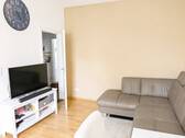 Wohnzimmer - 2 Zimmer Etagenwohnung zur Miete in Bremen
